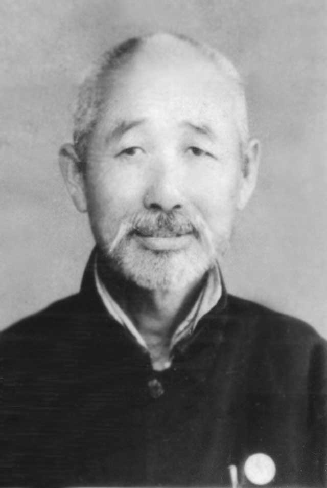 张皆春